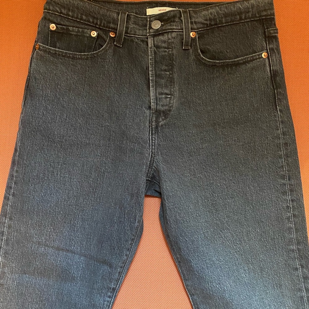 Levi’s wedgie straight leg jean